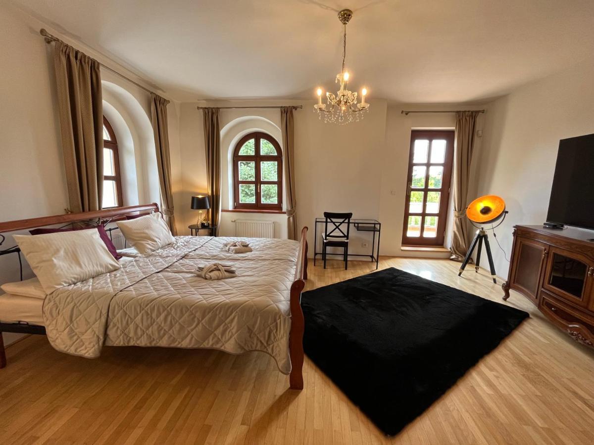 Dogs Resort And Spa Horni Bezdekov エクステリア 写真